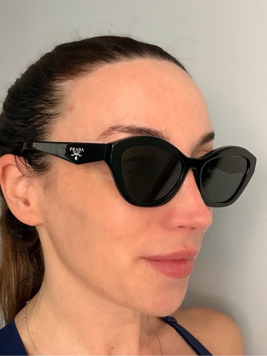 Prada Accessories - Prada Cat-Eye Butterfly Sunglasses with Logo Glossy Black